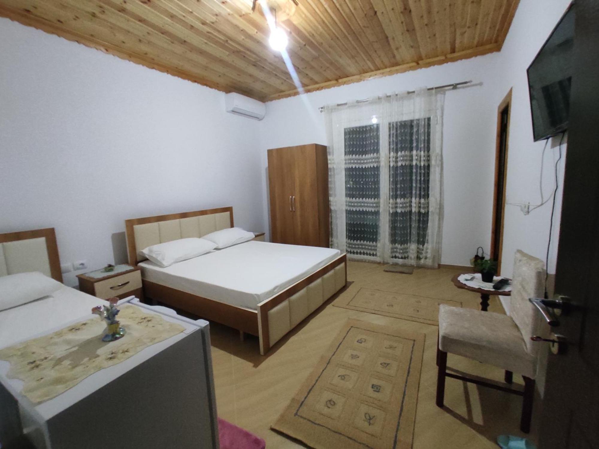 Dino Guest House Gjirokastër Exteriér fotografie