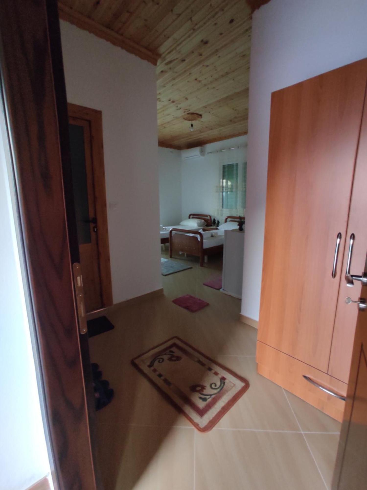 Dino Guest House Gjirokastër Exteriér fotografie